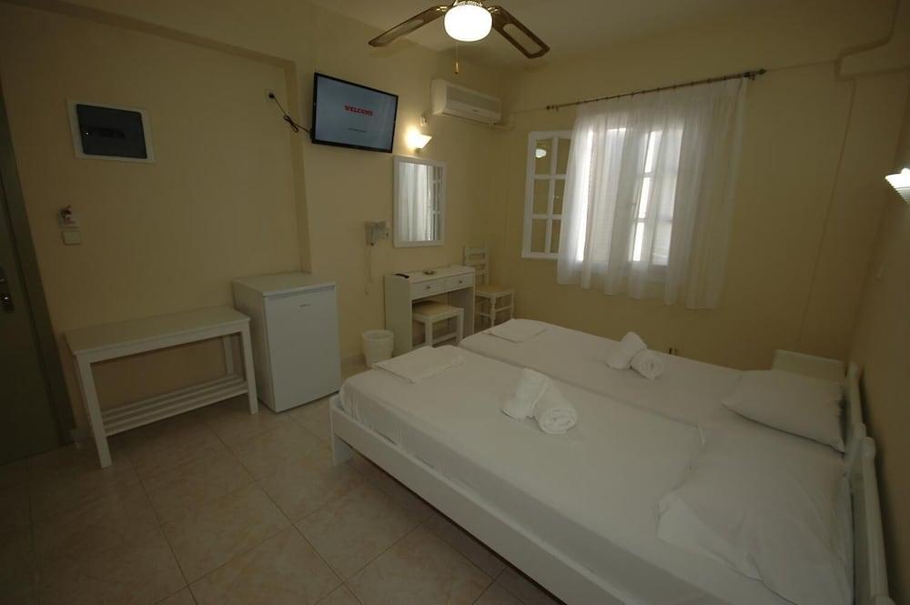 Отель Ocean View Naxos City Экстерьер фото